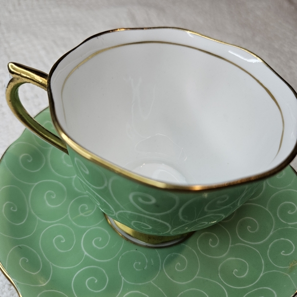 Royal Albert Crown Bone England China Teacup Saucer GREEN w/White Swirls… - Picture 10 of 16